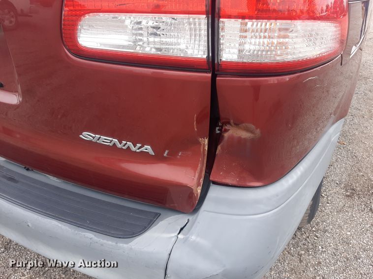 image for item LX9825 2001 Toyota Sienna  van