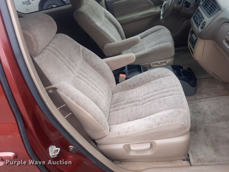 image for item LX9825 2001 Toyota Sienna  van