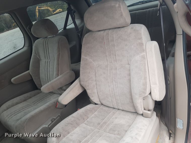 image for item LX9825 2001 Toyota Sienna  van