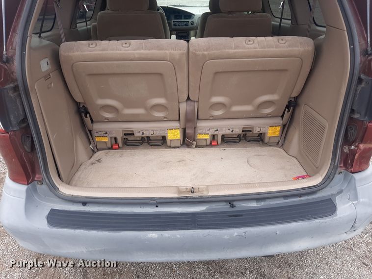 image for item LX9825 2001 Toyota Sienna  van