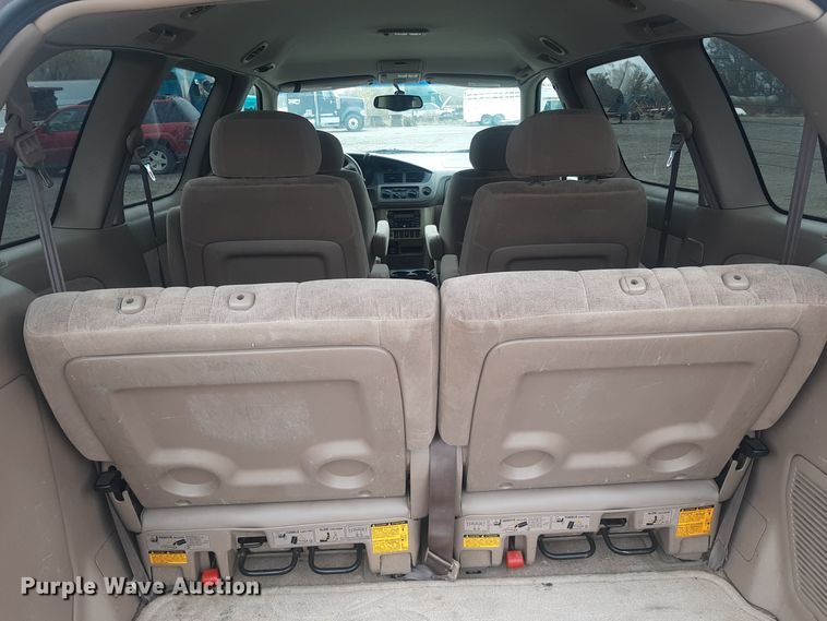 image for item LX9825 2001 Toyota Sienna  van