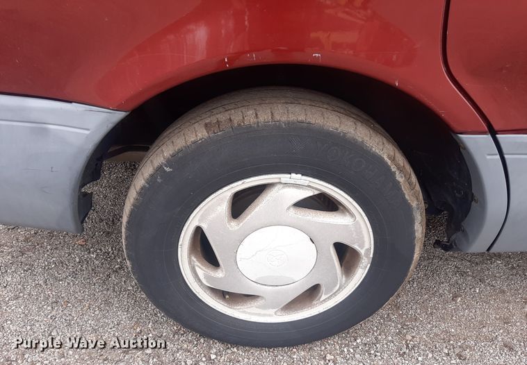 image for item LX9825 2001 Toyota Sienna  van