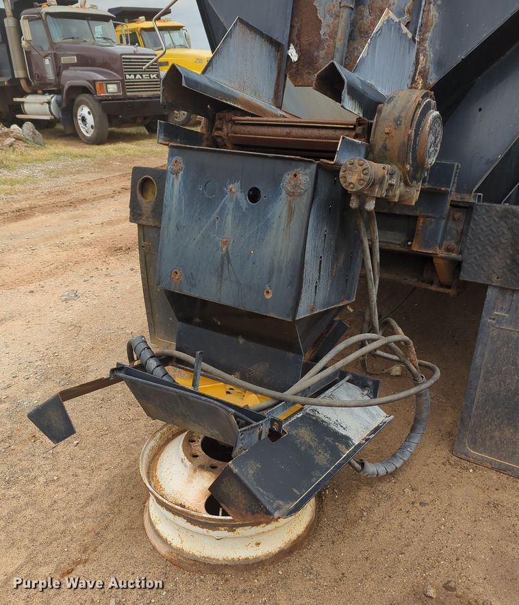 image for item LY9486 Spreader bed