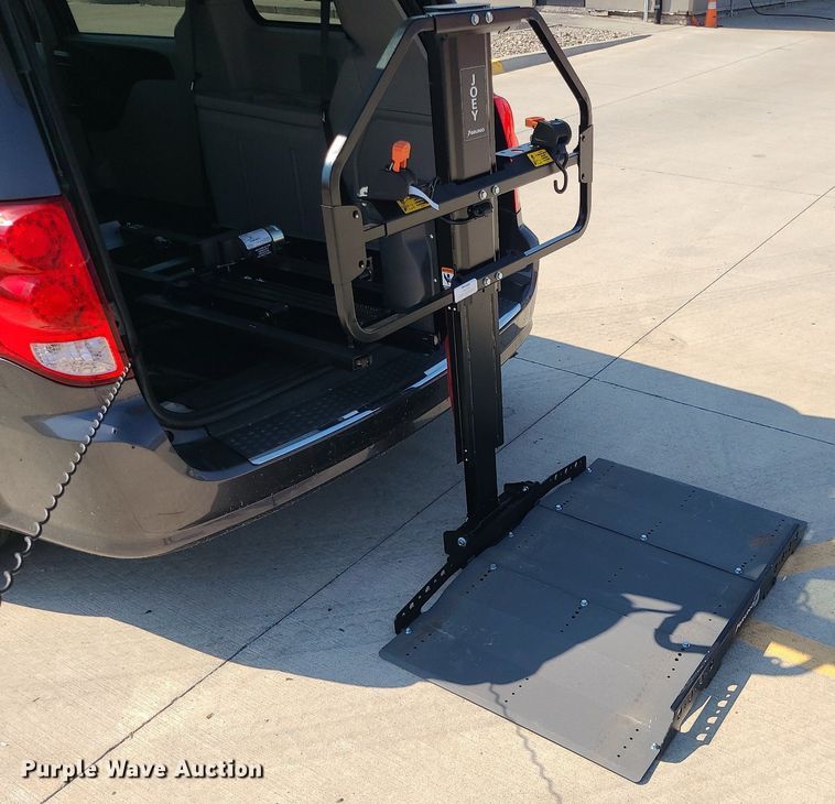 image for item MG9745 2017 Dodge Grand Caravan  handicap accessible van