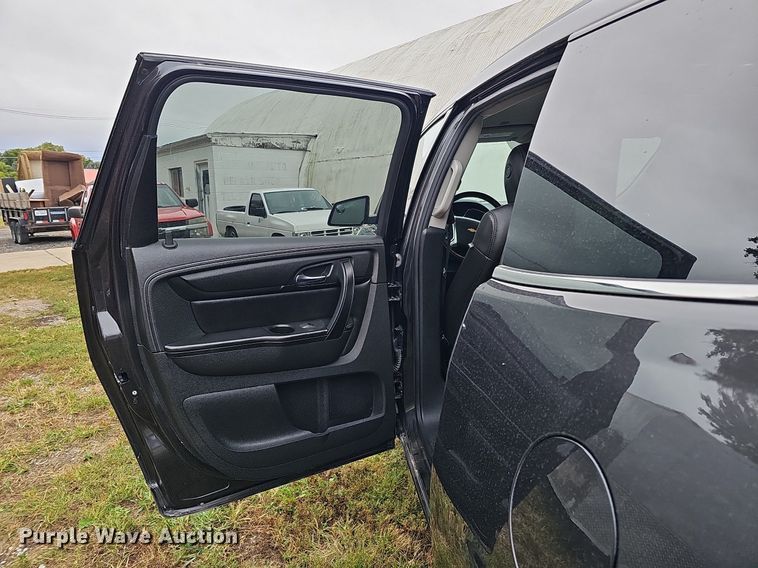 image for item MH9405 2014 Chevrolet Traverse LT  SUV