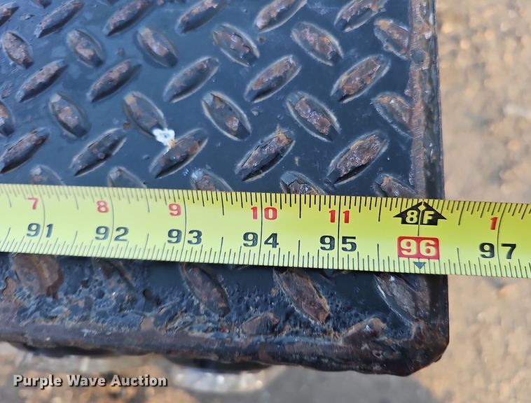 image for item MH9512 2001 GMC Sierra 3500  Ext. Cab flatbed pickup truck