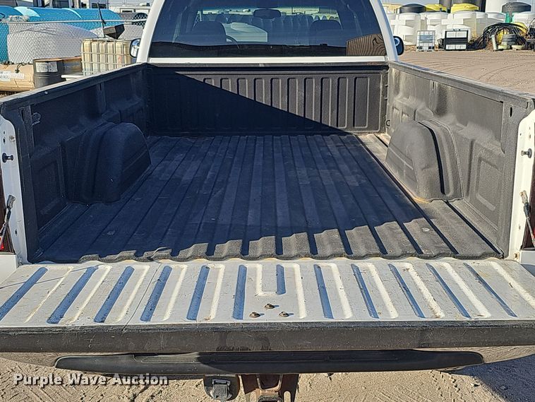 image for item MH9513 2005 Chevrolet Silverado 2500HD  Ext. Cab pickup truck