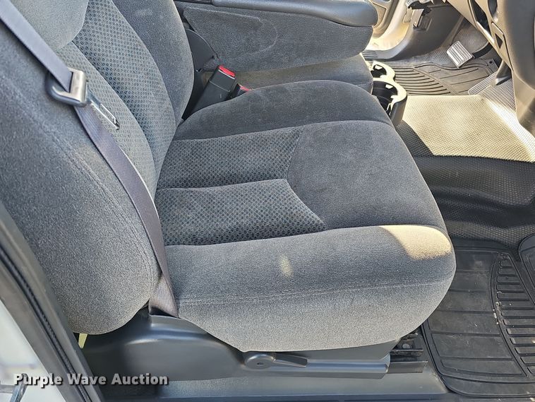 image for item MH9513 2005 Chevrolet Silverado 2500HD  Ext. Cab pickup truck