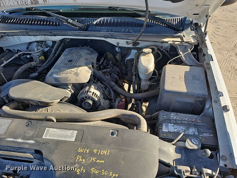 image for item MH9513 2005 Chevrolet Silverado 2500HD  Ext. Cab pickup truck