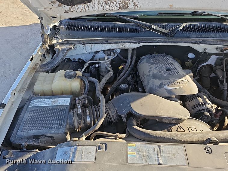 image for item MH9513 2005 Chevrolet Silverado 2500HD  Ext. Cab pickup truck