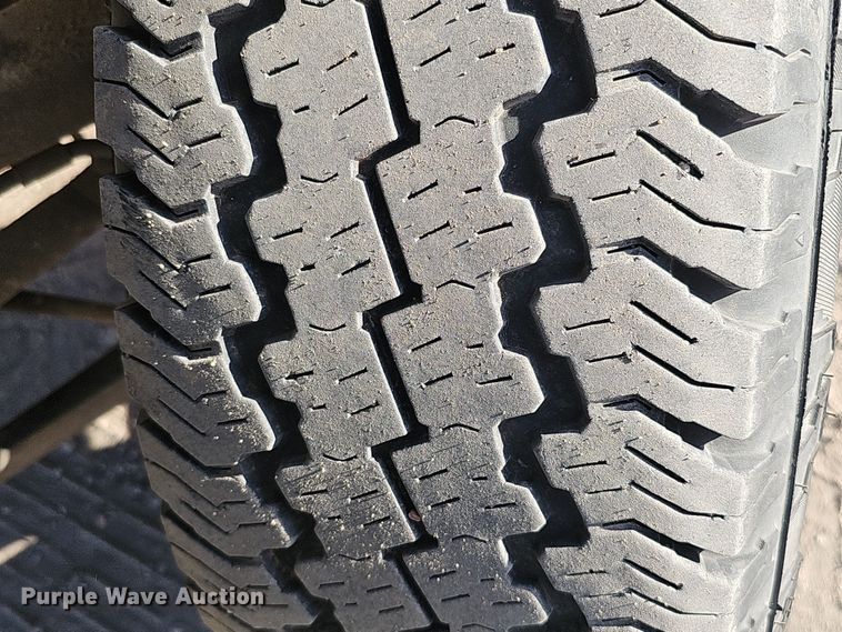 image for item MH9513 2005 Chevrolet Silverado 2500HD  Ext. Cab pickup truck