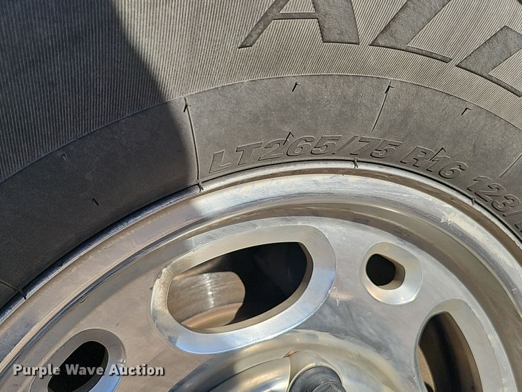 image for item MH9513 2005 Chevrolet Silverado 2500HD  Ext. Cab pickup truck