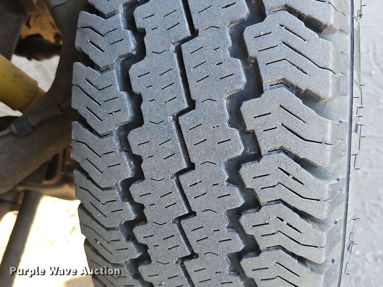 image for item MH9513 2005 Chevrolet Silverado 2500HD  Ext. Cab pickup truck