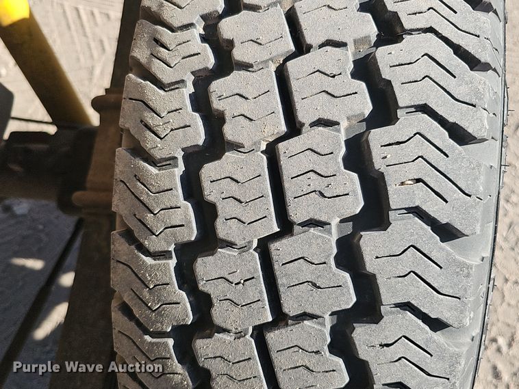 image for item MH9513 2005 Chevrolet Silverado 2500HD  Ext. Cab pickup truck