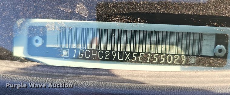 image for item MH9513 2005 Chevrolet Silverado 2500HD  Ext. Cab pickup truck