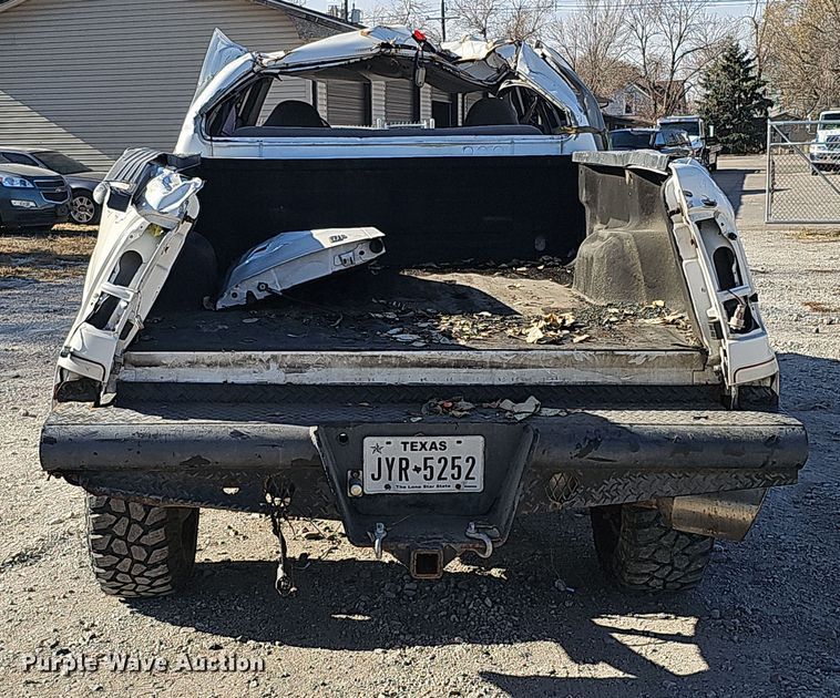 image for item MH9514 2000 Ford  F350 Super Duty XLT  Crew Cab pickup truck