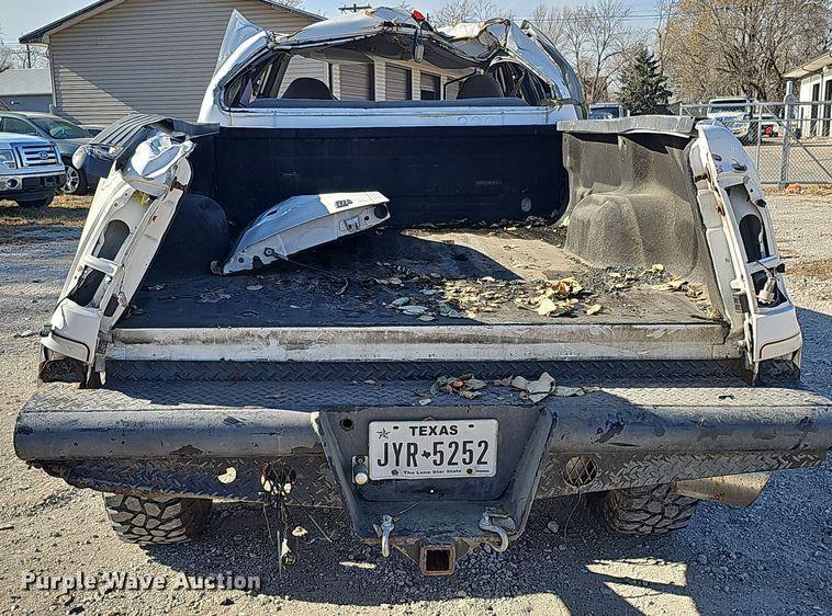 image for item MH9514 2000 Ford  F350 Super Duty XLT  Crew Cab pickup truck