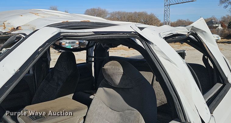 image for item MH9514 2000 Ford  F350 Super Duty XLT  Crew Cab pickup truck