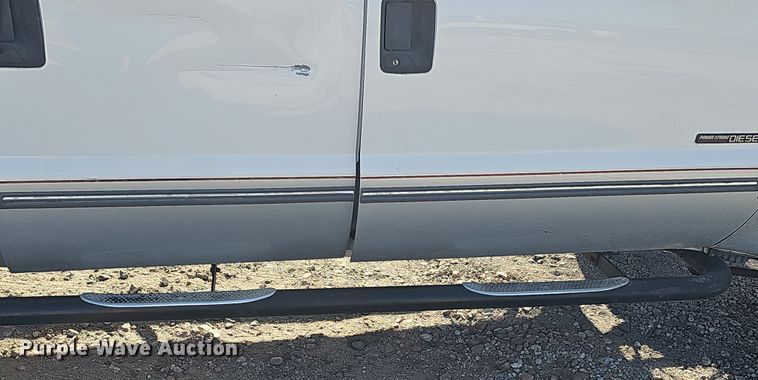 image for item MH9514 2000 Ford  F350 Super Duty XLT  Crew Cab pickup truck