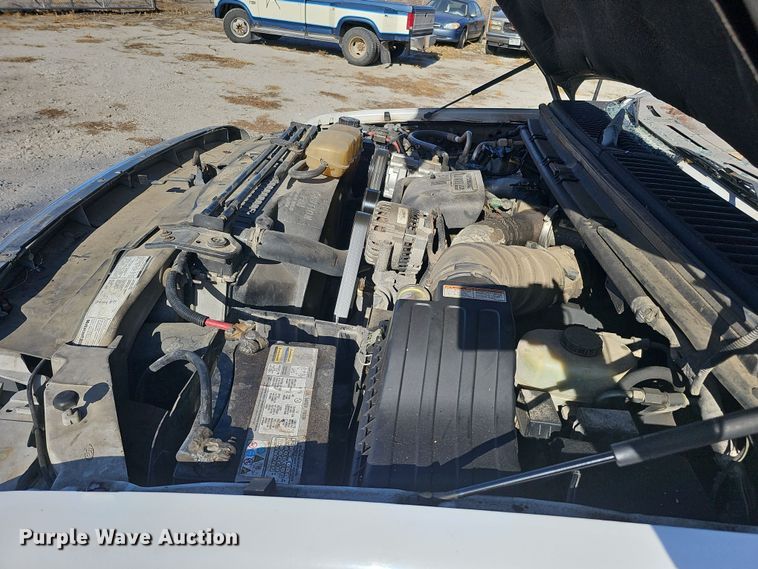 image for item MH9514 2000 Ford  F350 Super Duty XLT  Crew Cab pickup truck