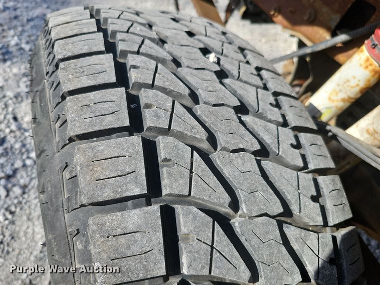 image for item MH9514 2000 Ford  F350 Super Duty XLT  Crew Cab pickup truck