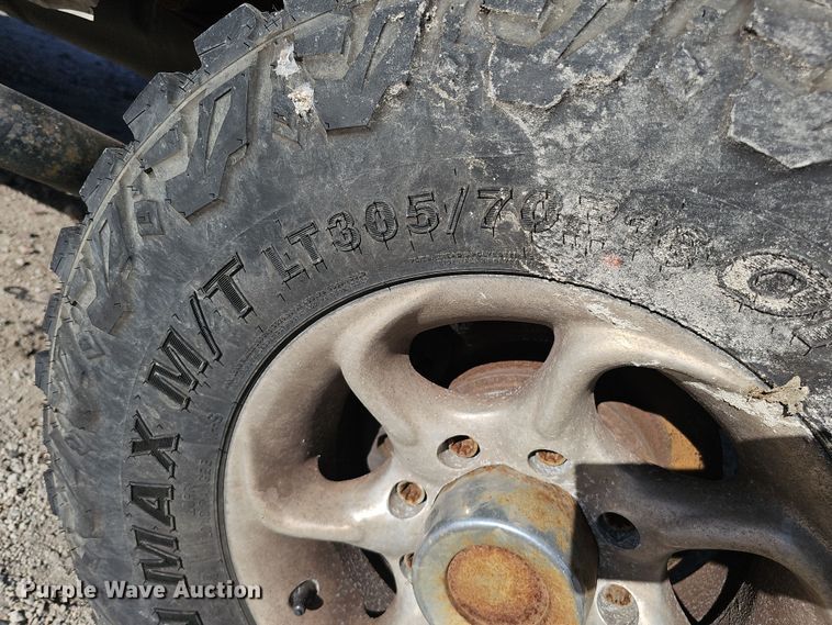 image for item MH9514 2000 Ford  F350 Super Duty XLT  Crew Cab pickup truck