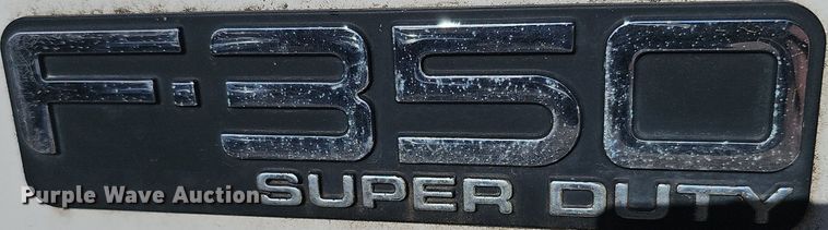 image for item MH9514 2000 Ford  F350 Super Duty XLT  Crew Cab pickup truck