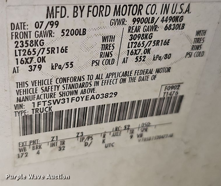 image for item MH9514 2000 Ford  F350 Super Duty XLT  Crew Cab pickup truck