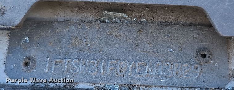 image for item MH9514 2000 Ford  F350 Super Duty XLT  Crew Cab pickup truck