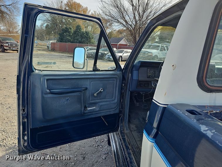 image for item MH9518 1986 Ford F350  pickup truck