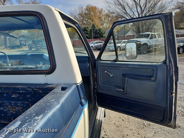 image for item MH9518 1986 Ford F350  pickup truck