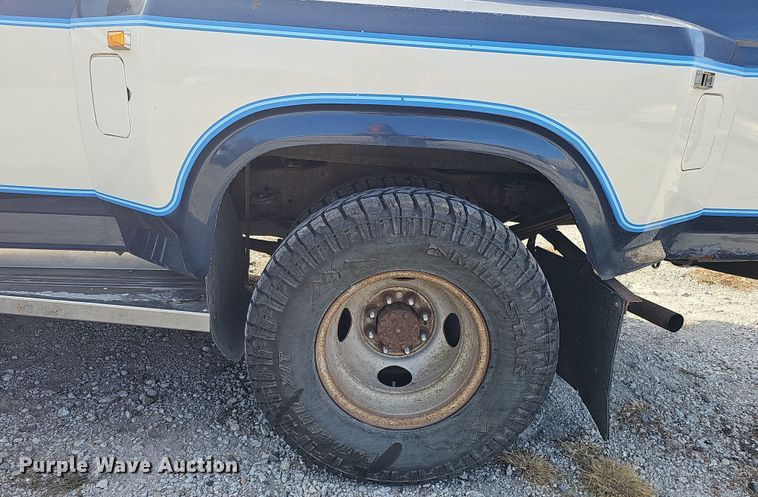 image for item MH9518 1986 Ford F350  pickup truck