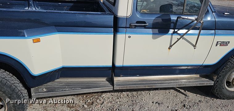 image for item MH9518 1986 Ford F350  pickup truck