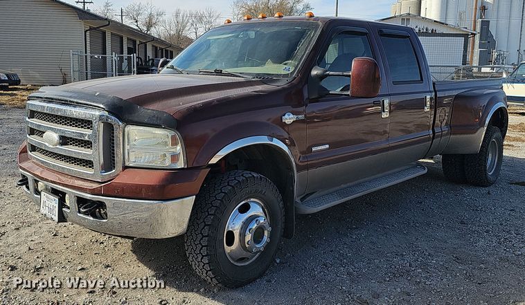 image for item MH9519 2007  Ford F350 Super Duty Lariat King Ranch  Crew Cab pickup truck