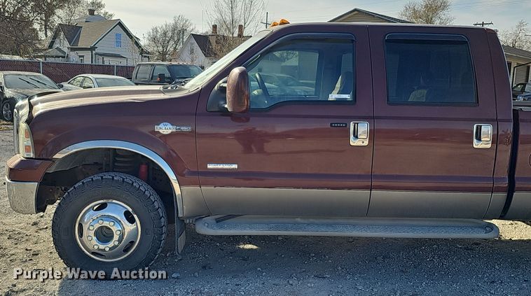 image for item MH9519 2007  Ford F350 Super Duty Lariat King Ranch  Crew Cab pickup truck