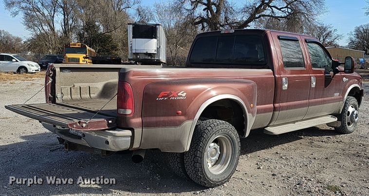 image for item MH9519 2007  Ford F350 Super Duty Lariat King Ranch  Crew Cab pickup truck