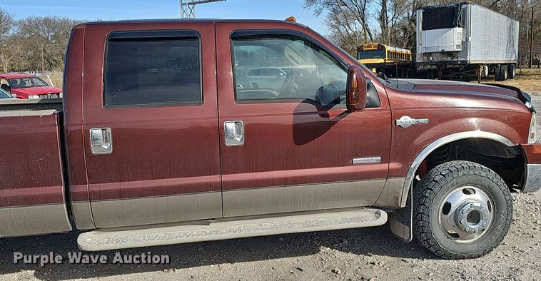 image for item MH9519 2007  Ford F350 Super Duty Lariat King Ranch  Crew Cab pickup truck
