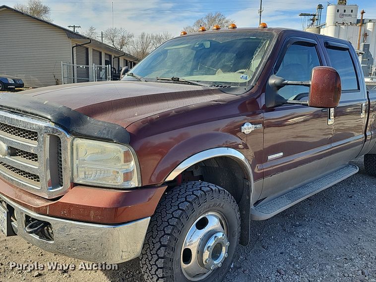 image for item MH9519 2007  Ford F350 Super Duty Lariat King Ranch  Crew Cab pickup truck