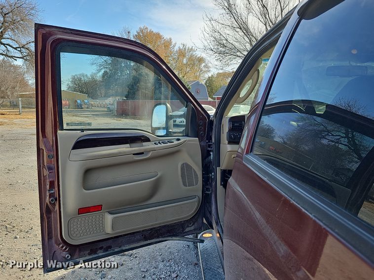 image for item MH9519 2007  Ford F350 Super Duty Lariat King Ranch  Crew Cab pickup truck