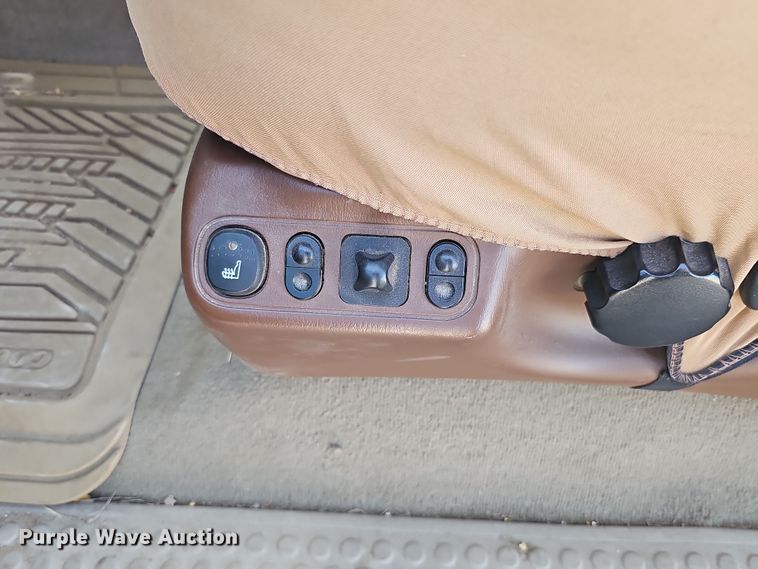 image for item MH9519 2007  Ford F350 Super Duty Lariat King Ranch  Crew Cab pickup truck