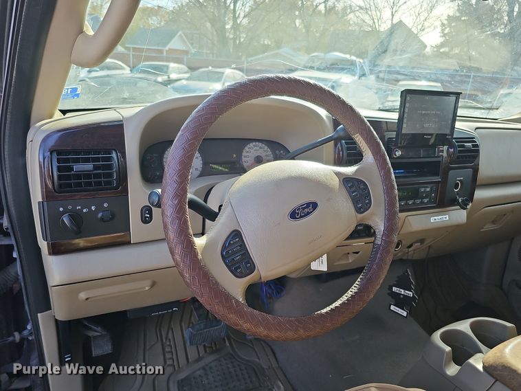 image for item MH9519 2007  Ford F350 Super Duty Lariat King Ranch  Crew Cab pickup truck