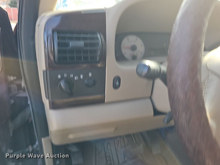 image for item MH9519 2007  Ford F350 Super Duty Lariat King Ranch  Crew Cab pickup truck