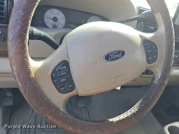 image for item MH9519 2007  Ford F350 Super Duty Lariat King Ranch  Crew Cab pickup truck