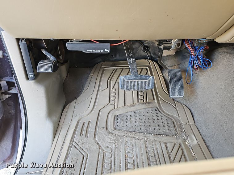 image for item MH9519 2007  Ford F350 Super Duty Lariat King Ranch  Crew Cab pickup truck