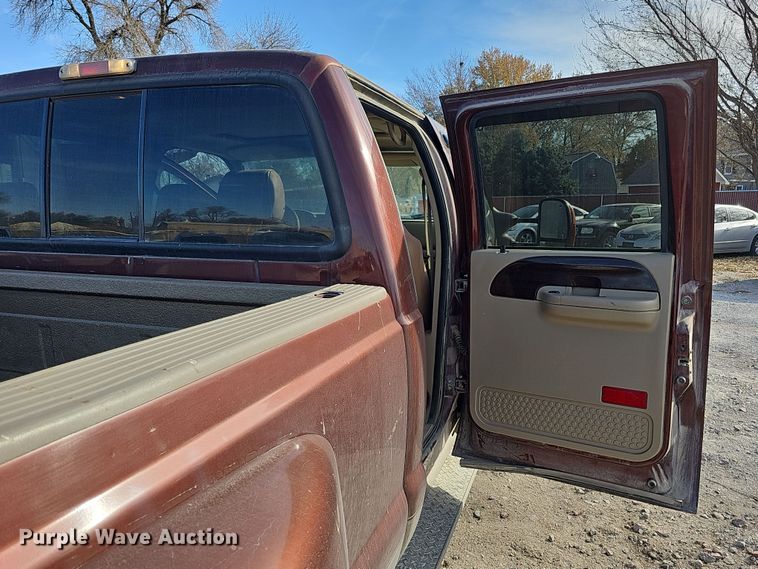 image for item MH9519 2007  Ford F350 Super Duty Lariat King Ranch  Crew Cab pickup truck