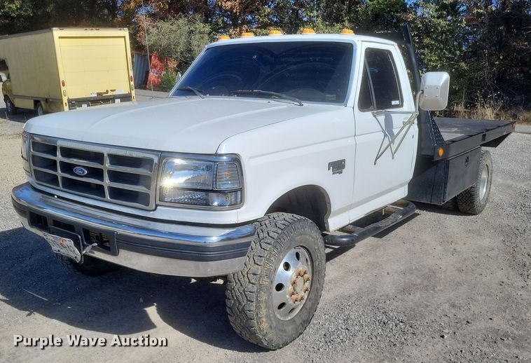 image for item MI9820 1996 Ford F350 XLT  flatbed pickup truck