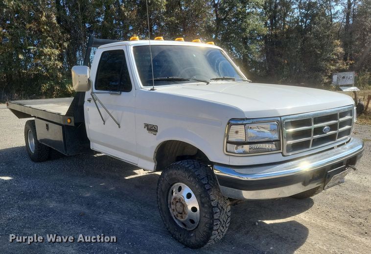 image for item MI9820 1996 Ford F350 XLT  flatbed pickup truck