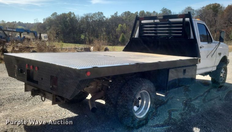 image for item MI9820 1996 Ford F350 XLT  flatbed pickup truck