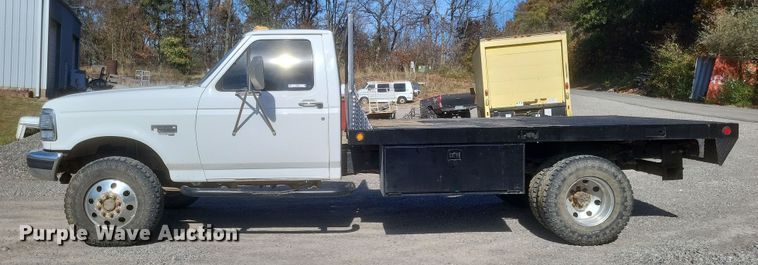 image for item MI9820 1996 Ford F350 XLT  flatbed pickup truck