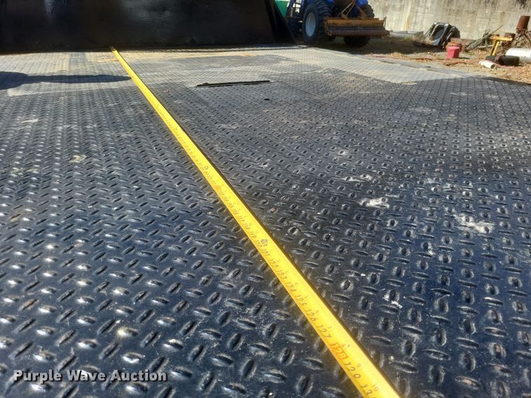 image for item MI9820 1996 Ford F350 XLT  flatbed pickup truck